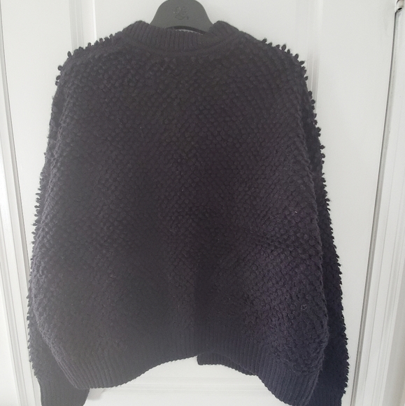 GAP Sweater - Picture 2 of 5